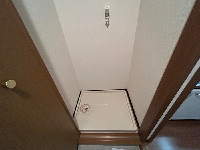 物件内観写真14　(洗濯機置場)