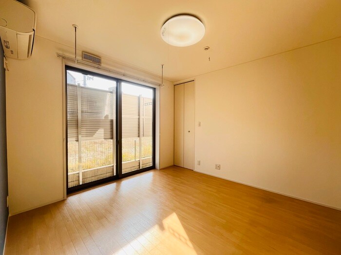 物件内観写真17　(居室)