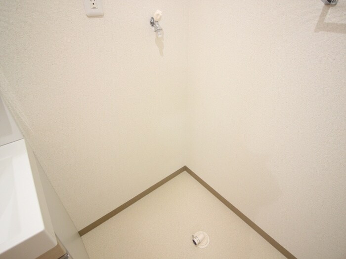 物件内観写真12　(洗濯機置場)