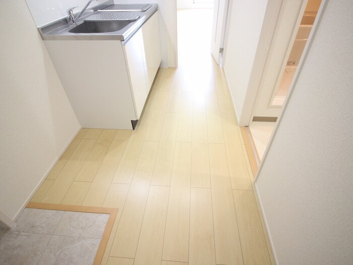 物件内観写真18　(廊下)