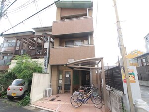 クレール・フォンテーヌ外観写真