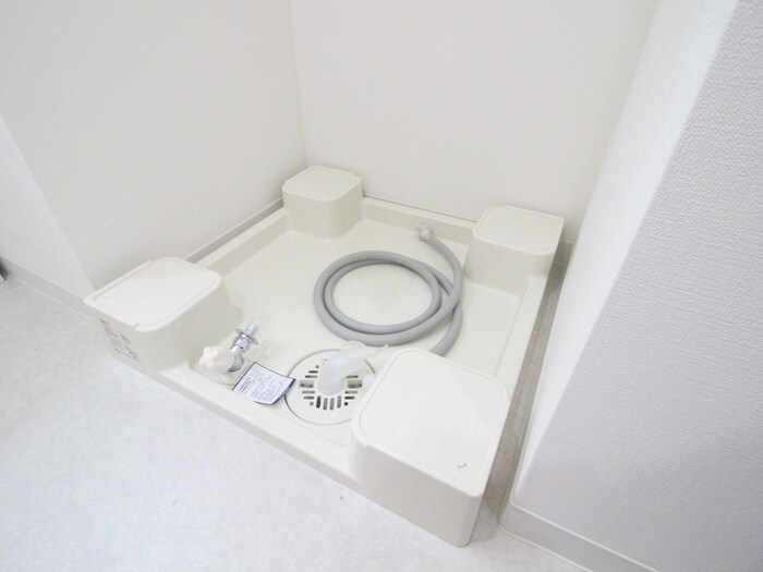 物件内観写真12　(洗濯機置場)