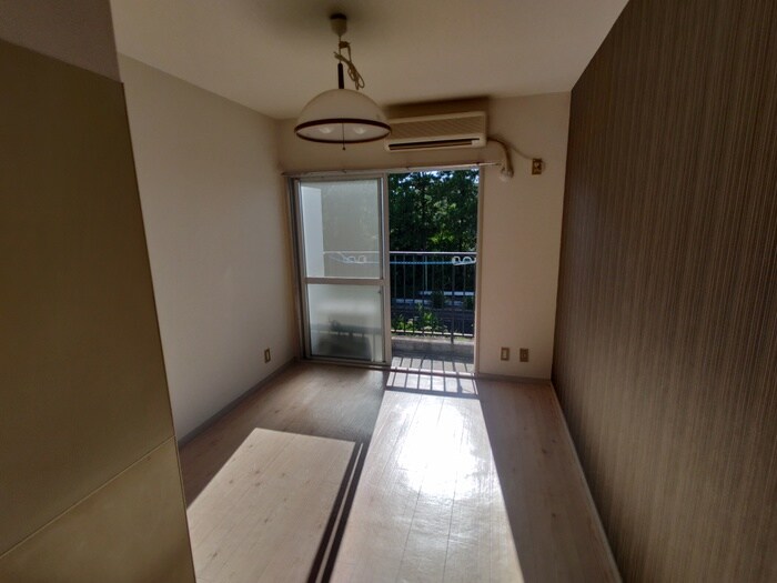 物件内観写真3　(居室)