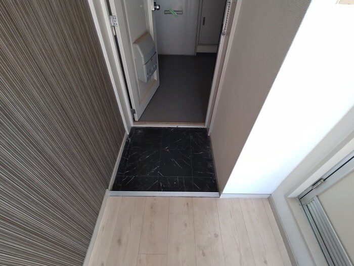 物件内観写真15　(玄関)