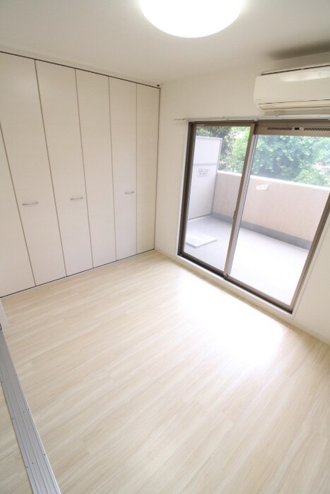 物件内観写真10　(居室)