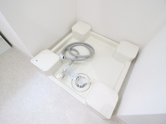 物件内観写真12　(洗濯機置場)