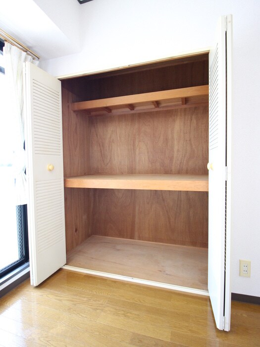 物件内観写真12　(収納)