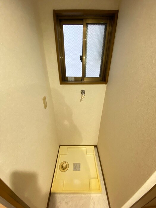 物件内観写真16　(洗濯機置場)