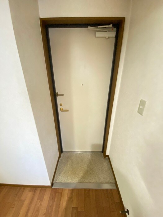 物件内観写真19　(玄関)