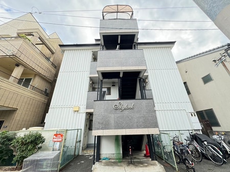 マンションスカイラーク外観写真