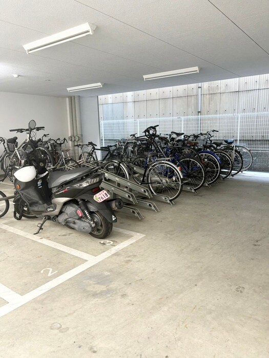 物件外観写真6　(駐輪場)