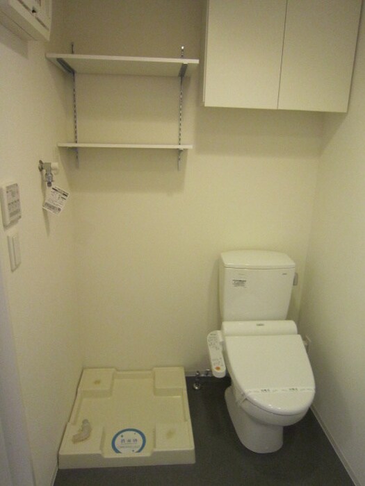 物件内観写真13　(洗濯機置場)