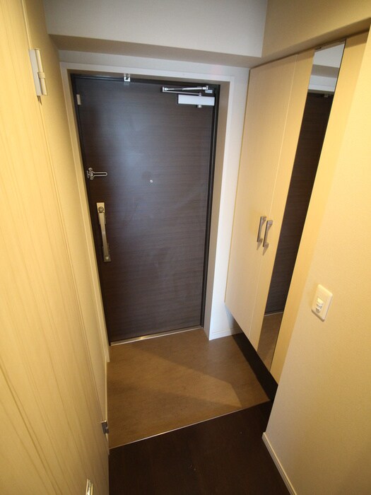 物件内観写真7　(玄関)