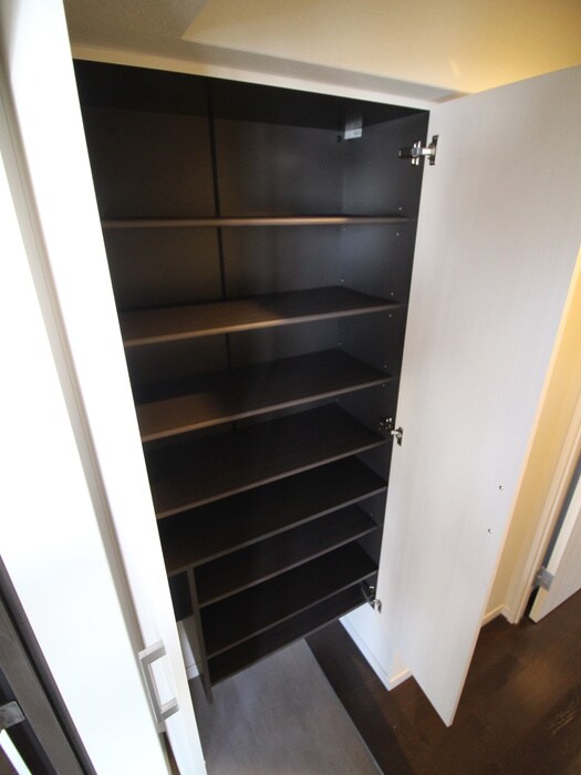 物件内観写真8　(靴箱)