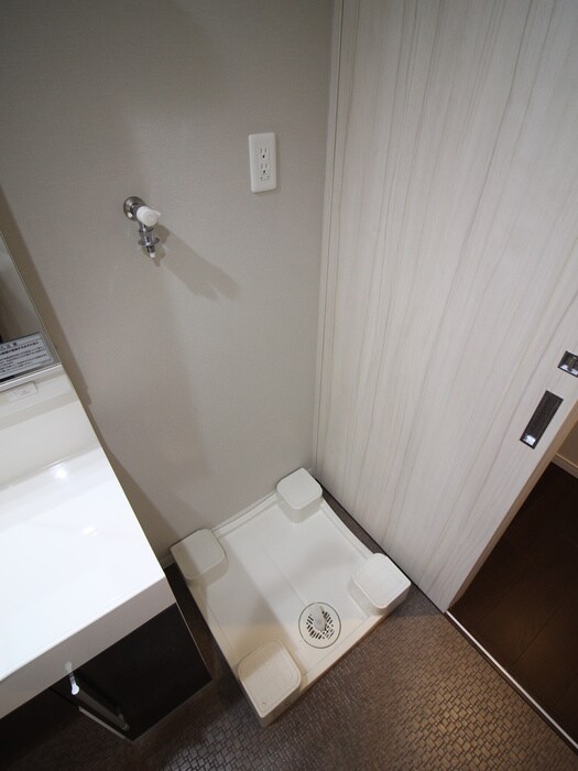 物件内観写真11　(洗濯機置場)