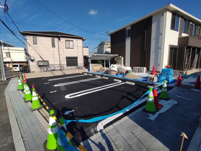 物件外観写真3　(駐車場)