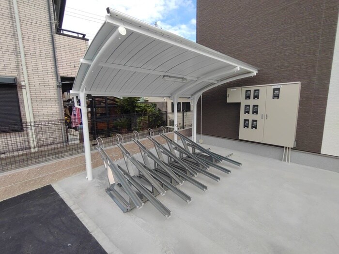 物件外観写真5　(駐輪場)