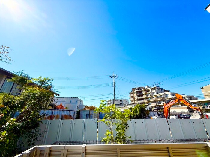 物件内観写真17　(室内からの展望)