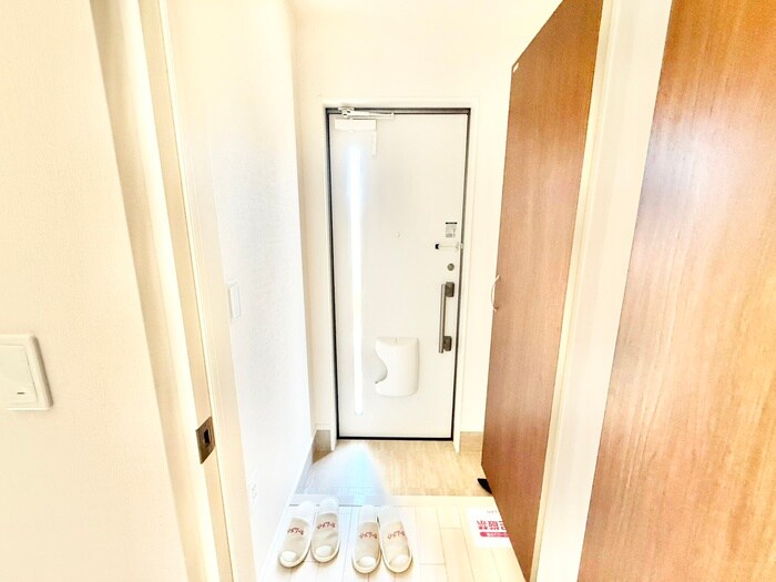 物件内観写真18　(玄関)