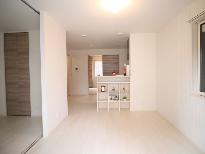 物件内観写真8　(居室)