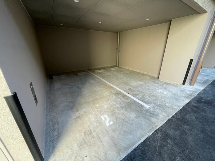 物件外観写真4　(駐車場)