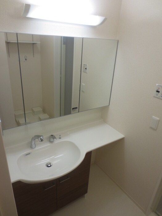 物件内観写真11　(洗面)