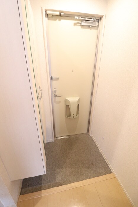 物件内観写真15　(玄関)