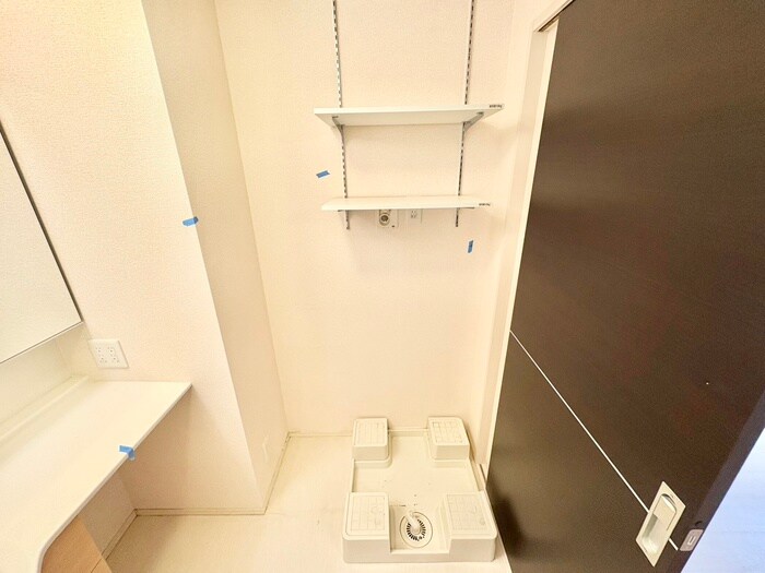 物件内観写真17　(洗濯機置場)