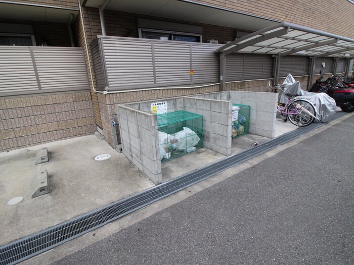 物件外観写真6　(建物設備)