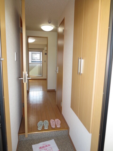 物件内観写真15　(玄関)