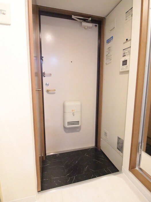 物件内観写真7　(玄関)