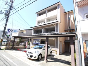 ラフィ－ネ芦山寺外観写真