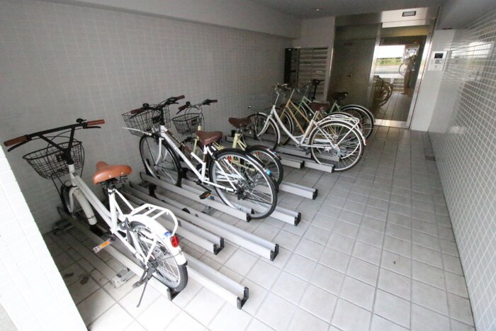 物件外観写真5　(駐輪場)