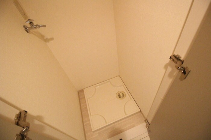 物件内観写真13　(洗濯機置場)