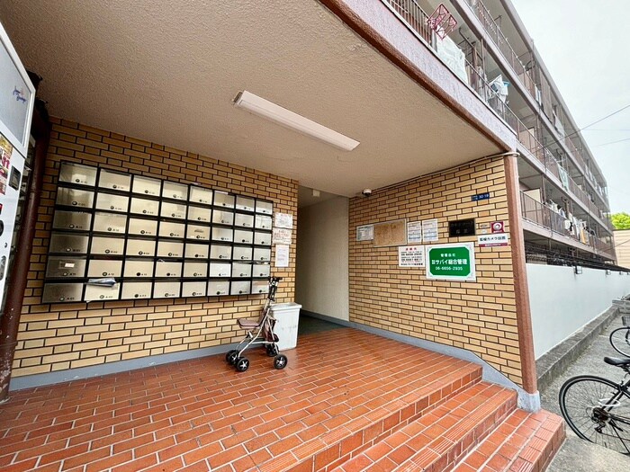 物件外観写真4　(エントランス部分)