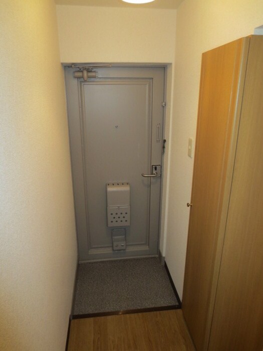 物件内観写真15　(玄関)
