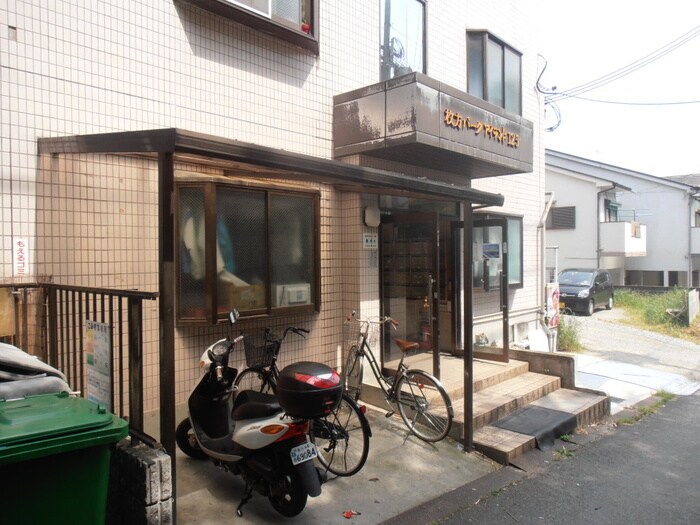 物件外観写真5　(エントランス部分)