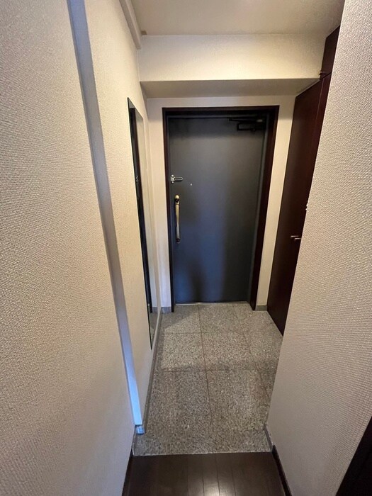 物件内観写真12　(玄関)