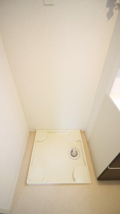 物件内観写真16　(洗濯機置場)