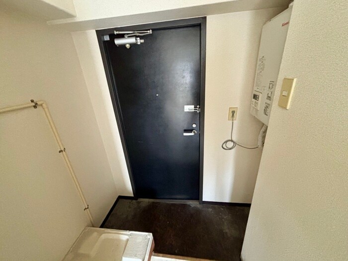 物件内観写真13　(玄関)