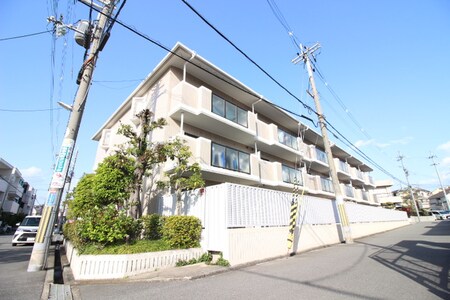 ｴﾊﾞｰｸﾞﾘｰﾝ豊中上野西外観写真