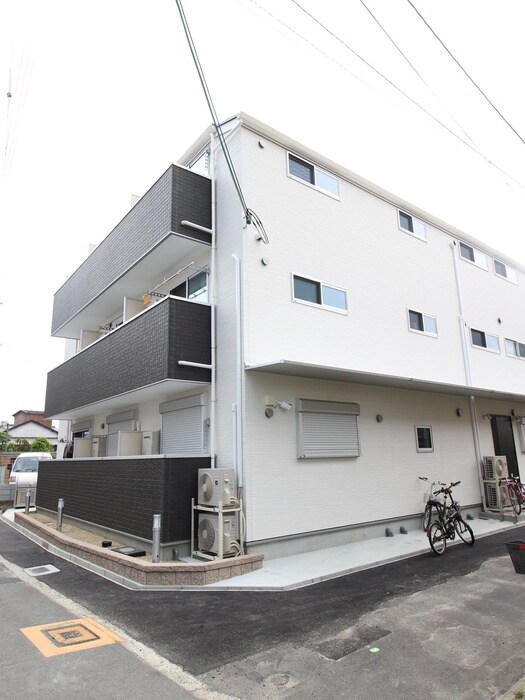 物件外観写真2　(外観写真)