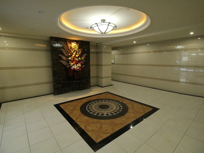 物件外観写真4　(エントランス部分)