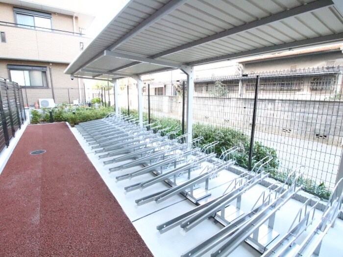 物件外観写真5　(駐輪場)