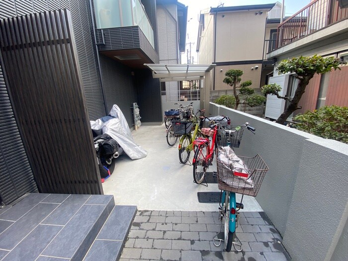 物件外観写真5　(駐輪場)