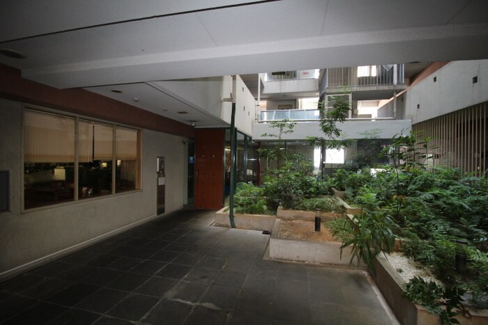 物件外観写真6　(エントランス部分)