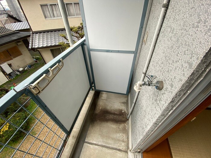 物件内観写真16　(洗濯機置場)