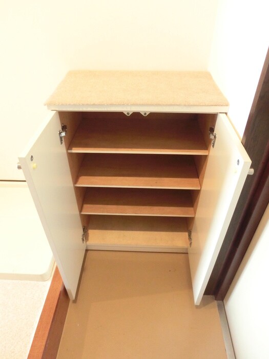 エル・アブラリの靴箱