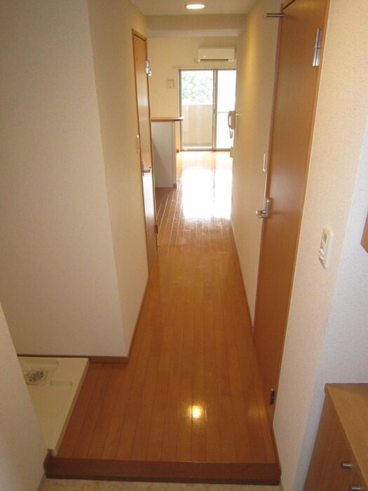 物件内観写真9　(廊下)