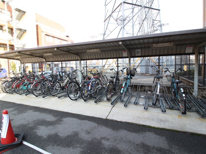 物件外観写真5　(駐輪場)